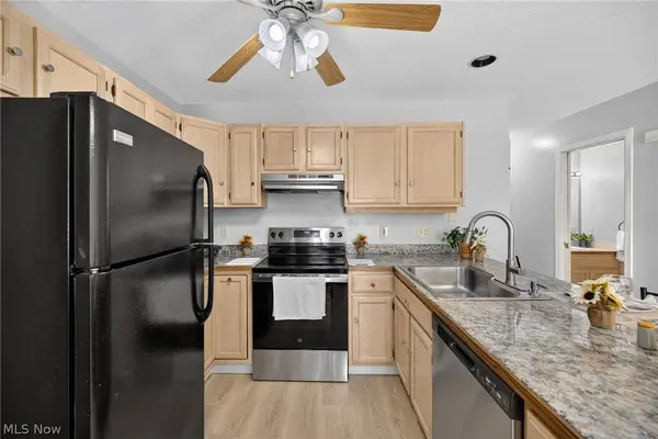 3652 Mercedes PL, Canfield, OH 44406
