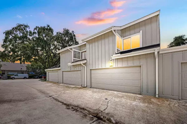 7092 Greenway Chase ST, Houston, TX 77072