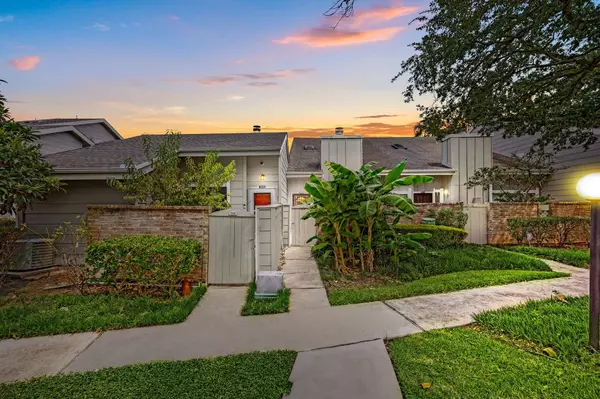 7092 Greenway Chase ST, Houston, TX 77072