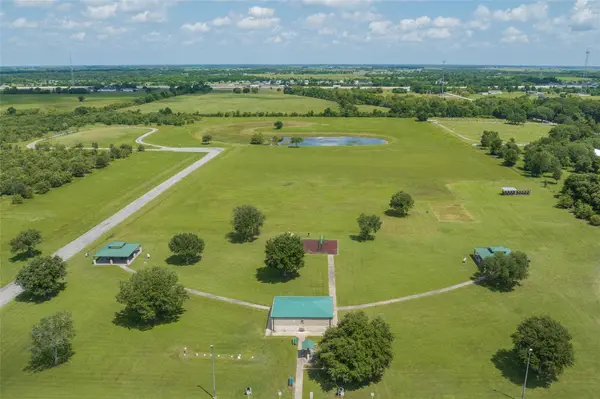 1102 Rustic Willow DR, Beasley, TX 77417