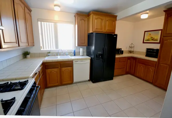 9658 Planter St, Pico Rivera, CA 90660-4743