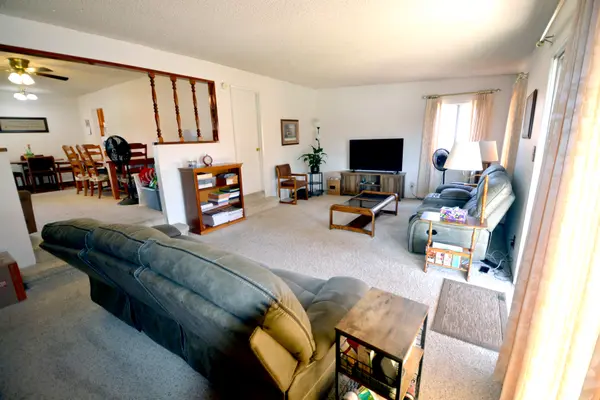 9658 Planter St, Pico Rivera, CA 90660-4743