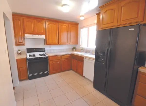 9658 Planter St, Pico Rivera, CA 90660-4743