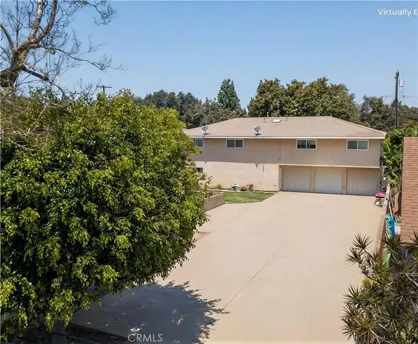 1003 W Myrtle ST, Santa Ana, CA 92703