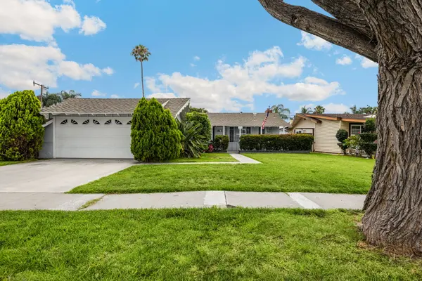 7855 Gardenia Dr, Buena Park, CA 90620-1904