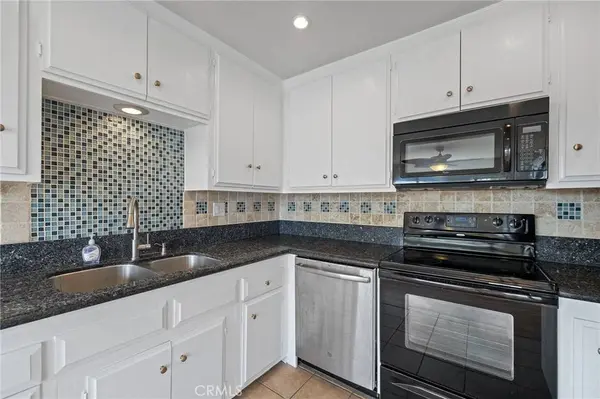 1187 E 3rd #202, Long Beach, CA 90802