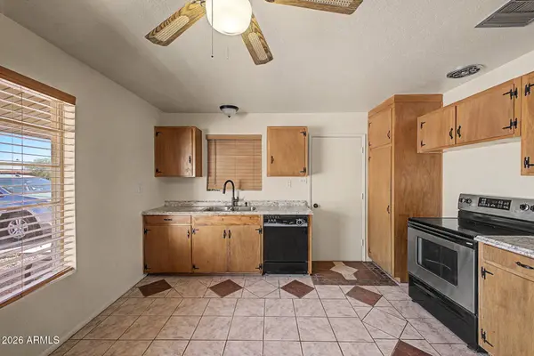 924 E GRANADA Avenue, Apache Junction, AZ 85119