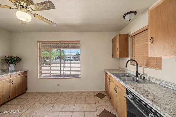 924 E GRANADA Avenue, Apache Junction, AZ 85119