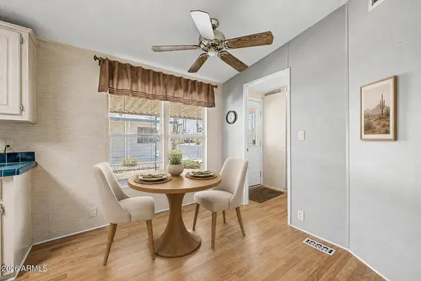 2400 E BASELINE Avenue #201, Apache Junction, AZ 85119
