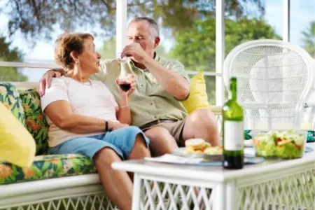 Downsizing for Retirement: A Smart Move for Your Golden Years,Laura McMillan