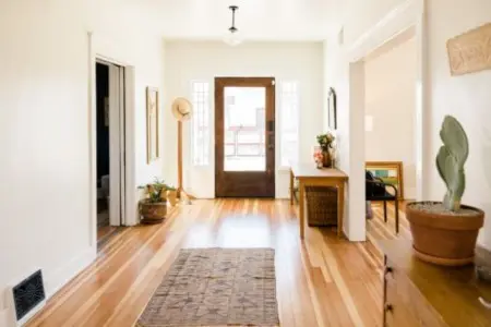  Embracing Modern Cottage Style: The Evolution from Farmhouse to Chic Retreat,Laura McMillan