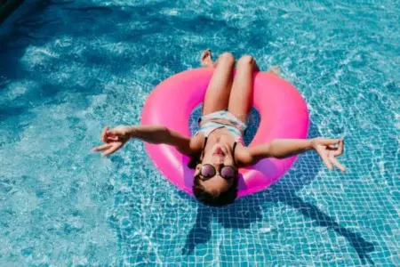 The Value of a Pool: Does it Increase the Sales Price?,Laura McMillan