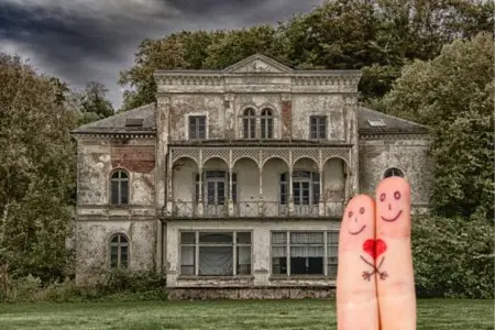 What Are Some Pros and Cons of Buying An Older House?,Laura McMillan
