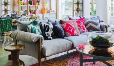 Rules of Home Staging:  Add a Splash of Color,Laura McMillan