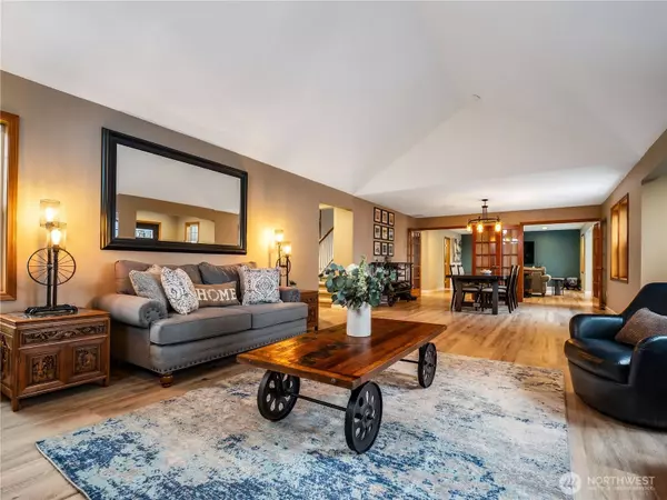 2702 17th AVE SE, Puyallup, WA 98372