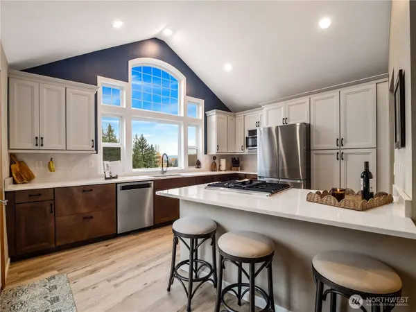 2702 17th AVE SE, Puyallup, WA 98372