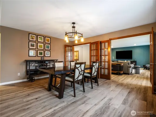 2702 17th AVE SE, Puyallup, WA 98372