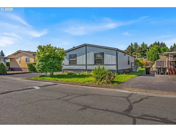 8261 SE IRIS ST, Milwaukie, OR 97267