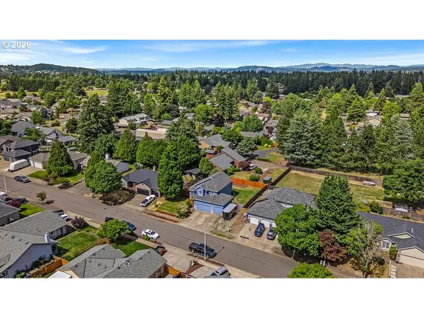 18928 HIGHLAND DR, Oregon City, OR 97045