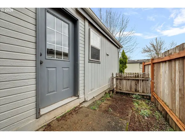 1111 SE 3RD AVE #12, Canby, OR 97013