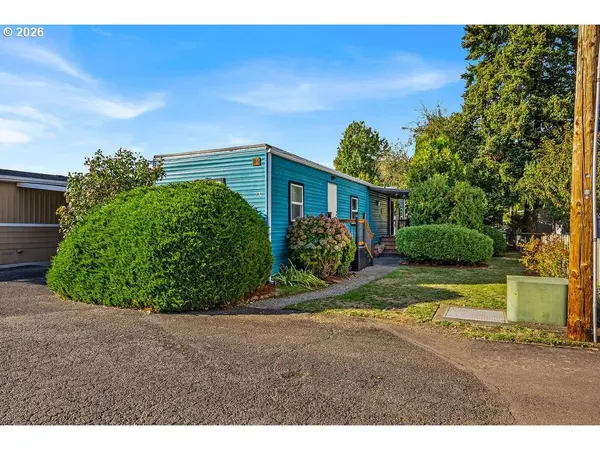 10701 SE HIGHWAY 212 #R4