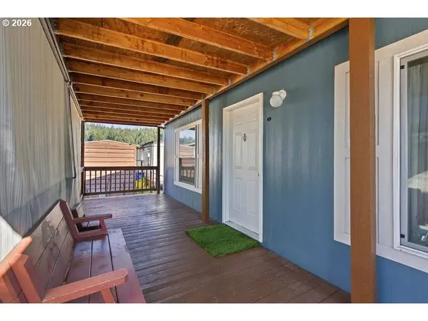10701 SE HIGHWAY 212 #F2, Clackamas, OR 97015