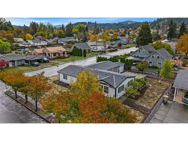 21 NANDINA ST, Sweet Home, OR 97386