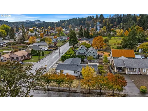 21 NANDINA ST, Sweet Home, OR 97386