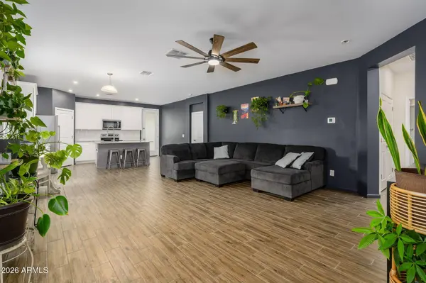 17353 W PATRICK Lane, Surprise, AZ 85387