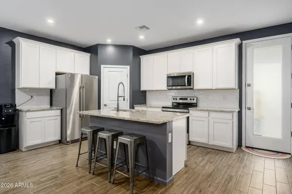 17353 W PATRICK Lane, Surprise, AZ 85387