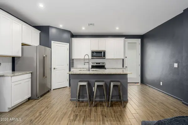 17353 W PATRICK Lane, Surprise, AZ 85387