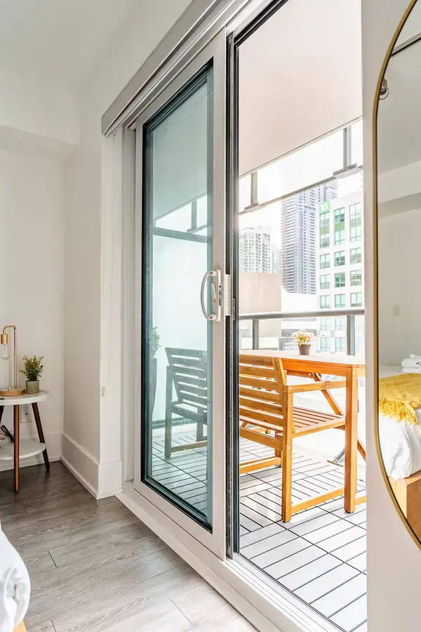 300 Front ST W #304, Toronto C01, ON M5V 0E9
