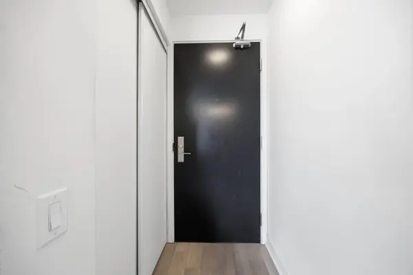 290 Adelaide ST #2310, Toronto C01, ON M5V 0P3