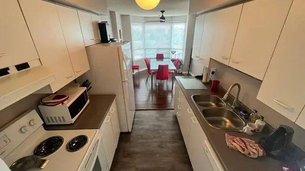 30 Chapman CT #510, London North, ON N6G 4Y4