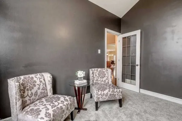 404 South Carriage WAY, London North, ON N6G 0B2