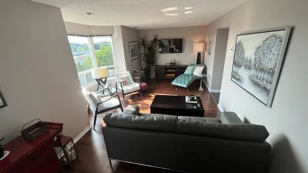 30 Chapman CT #510, London North, ON N6G 4Y4