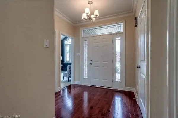 404 South Carriage WAY, London North, ON N6G 0B2