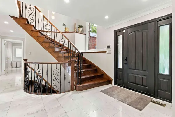 2255 Prince John BLVD, Mississauga, ON L5K 2J3