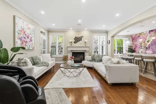 593 Renshaw CT, Mississauga, ON L5H 4L7