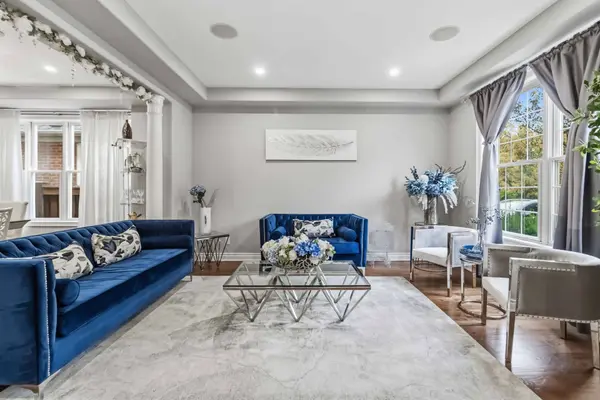593 Renshaw CT, Mississauga, ON L5H 4L7