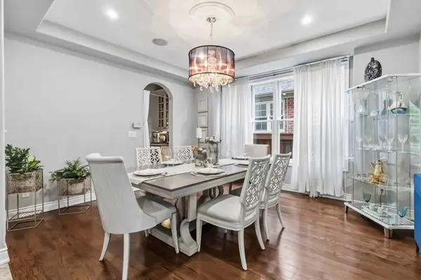 593 Renshaw CT, Mississauga, ON L5H 4L7