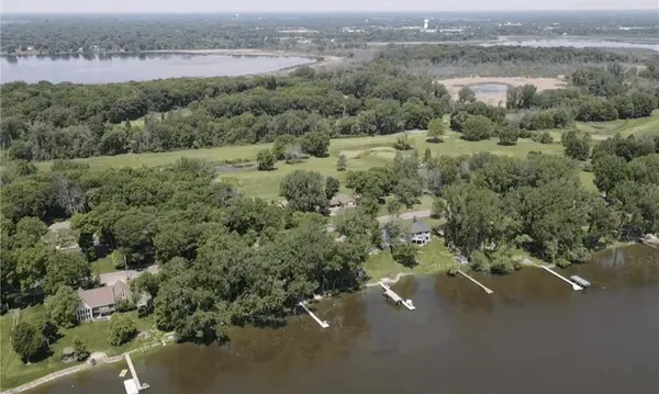 feature image of Reshanau Lake MN Waterfront Guide: Homes, Water Quality, Privacy &amp; Buyer Considerations