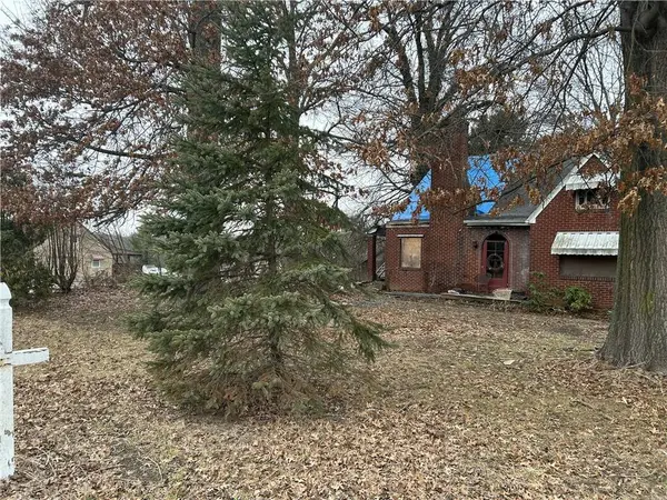 1832 S Eighty Eight Road, Greensboro, PA 15338