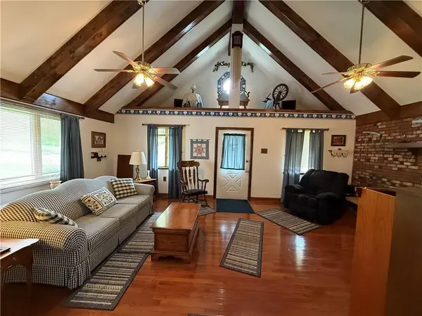1308 Buckeye Road, Kirby/mt.morris, PA 15349