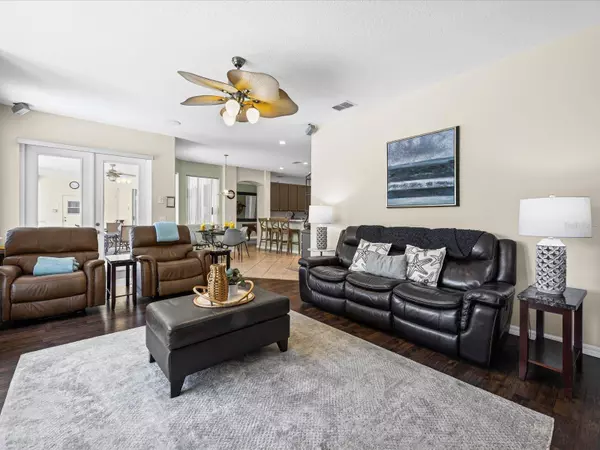 407 GRAND RESERVE DR, Davenport, FL 33837