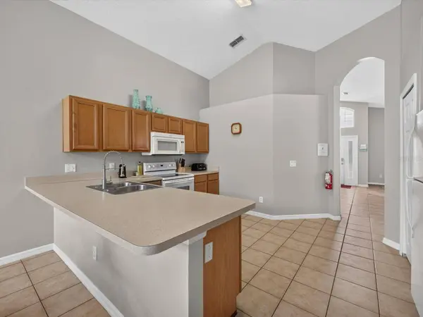 554 PALOMA DR, Davenport, FL 33837