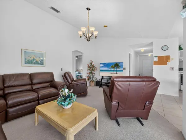 1016 LESTER RIDGE CT, Kissimmee, FL 34747