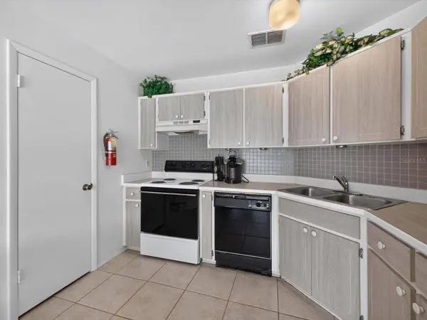 1016 LESTER RIDGE CT, Kissimmee, FL 34747