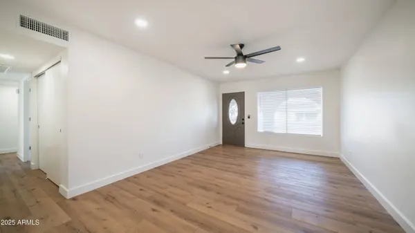 4981 W MICHELLE Drive, Glendale, AZ 85308