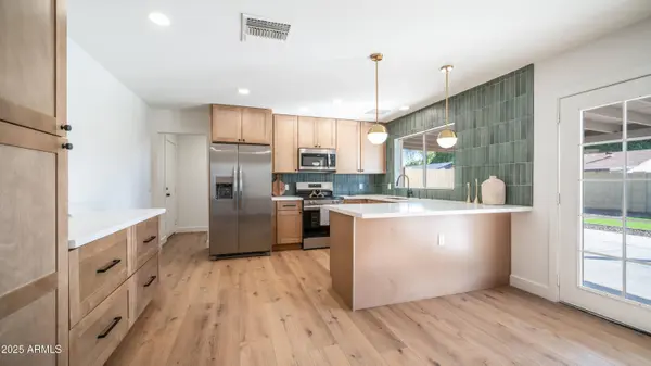 4981 W MICHELLE Drive, Glendale, AZ 85308